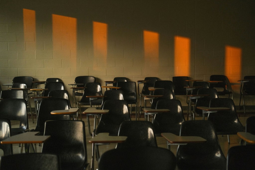 An image of an empty lecture theatre.